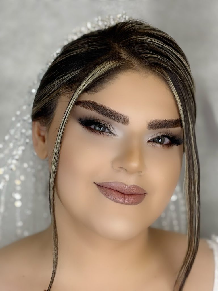 میکاپ عروس در رشت | بهترین روش‌های میکاپ تخصصی در سالن دو خواهر