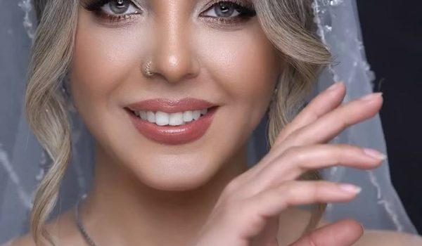 شینیون در سالن زیبایی دو خواهر