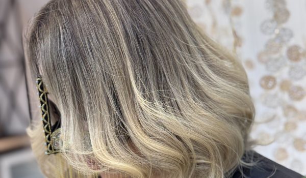 آمبره اقتصادی | راهنمای کامل رنگ مو مقرون‌به‌صرفه و حرفه‌ای