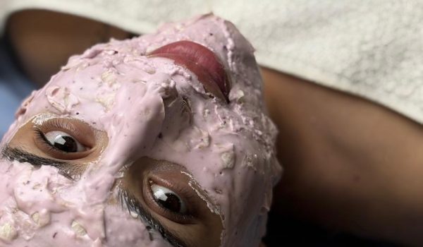 پاکسازی پوست | بهترین راه‌های پاکسازی پوست در منزل و سالن دو خواهر رشت